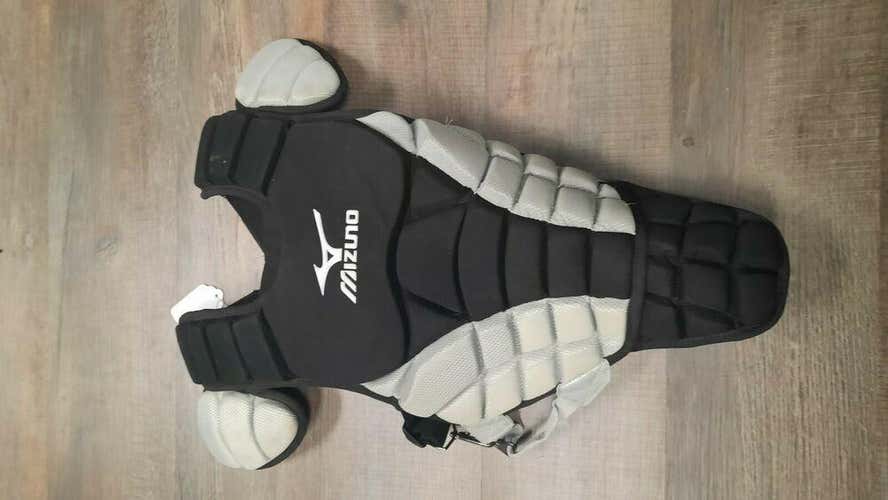 Mizuno baseball catcher's chest protector size youth 14"