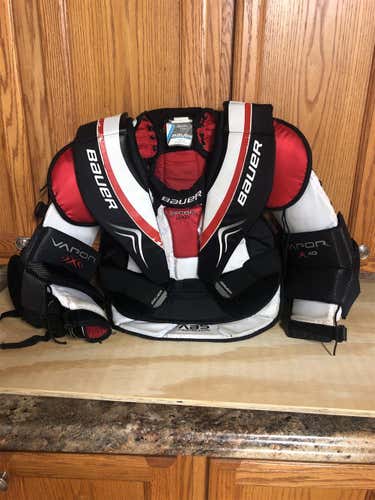 Junior Medium Bauer Goalie Chest Protector