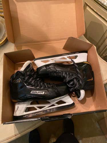 Senior Bauer Supreme 2s Pro Extra Wide Width Pro Stock Size 8 Hockey Goalie Skates