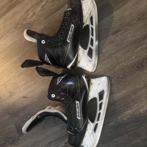 Senior Bauer Supreme 180 Regular Width Size 7 Hockey Skates