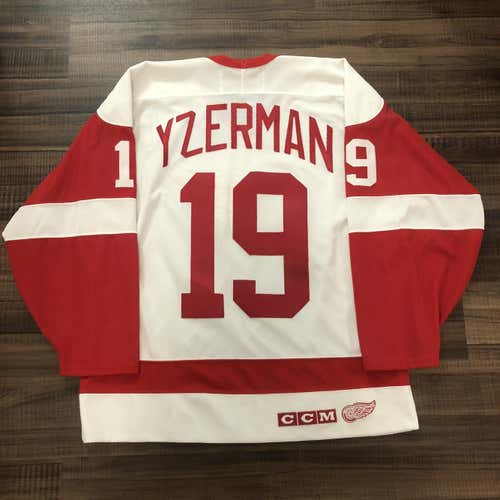 Yzerman Detroit Red Wings Jersey L