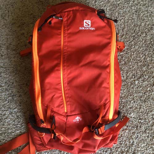 Orange Used Salomon QST 30 Ski Backpack