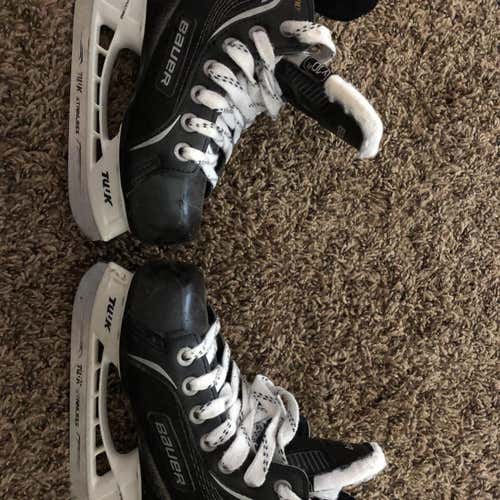 Youth Bauer Supreme One20 Regular Width Size 10 Hockey Skates