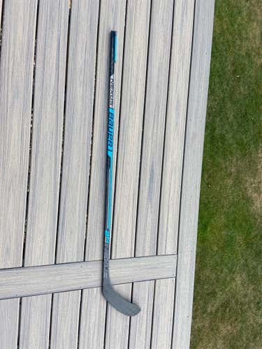 Intermediate Right Handed Nexus 2N Pro Toe Pattern  Hockey Stick