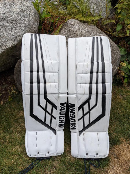 White Used Senior 33" + 2 Vaughn Velocity VE8 Pro Carbon Goalie Leg Pads