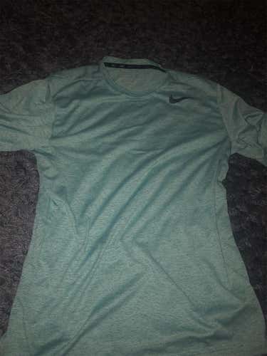 Men’s Medium Nike Green T Shirt
