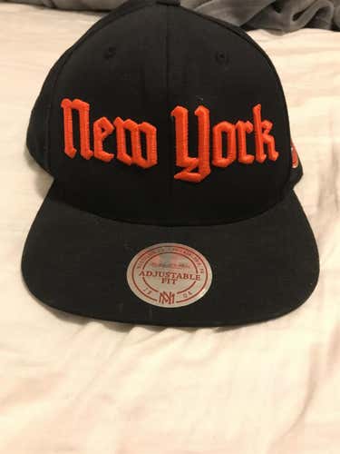 Mitchell & Ness New York Islanders Snap Back Hat