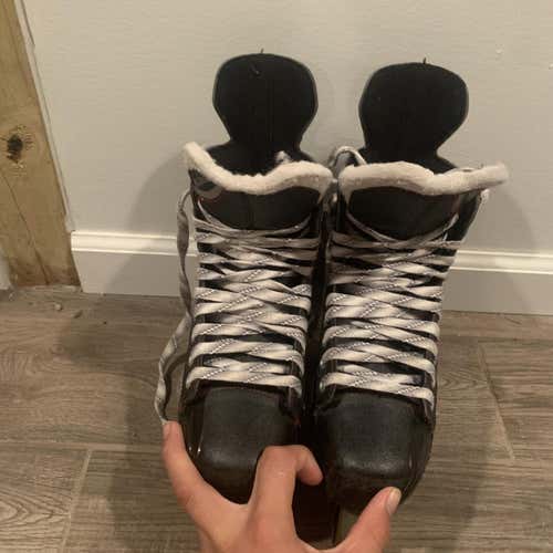 Senior Bauer X40R Regular Width Size 7 Inline Skates