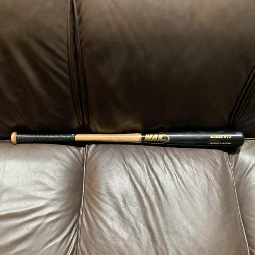 High School/College  Wood R10 (-3) 30 oz 33" Bat