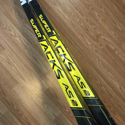 (2 pack)Senior Left Hand Super Tacks AS2 Pro Mid Pattern Pro Stock Hockey Stick