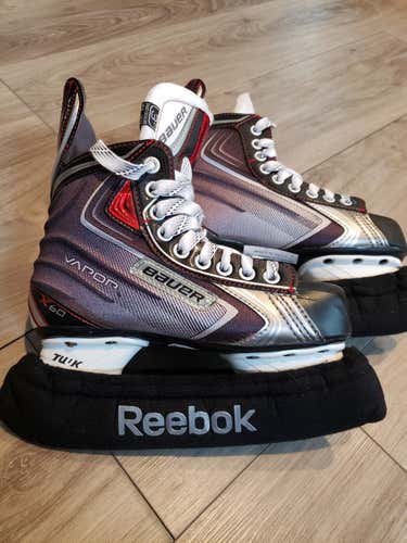 Used Youth Bauer Vapor X60 Hockey Skates Regular Width Size 3