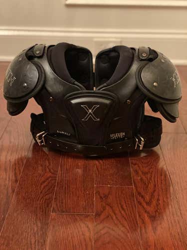 Used XS Xenith Flyte Shoulder Pads w/ Xenith back plate