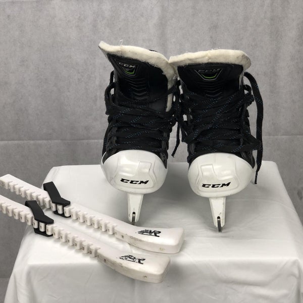 Junior CCM RibCor 44K Regular Width Size 3 Hockey Goalie Skates
