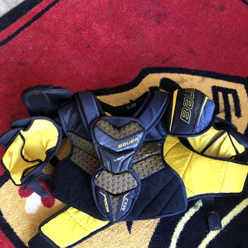 Senior Large Bauer MX3 Shoulder Pads