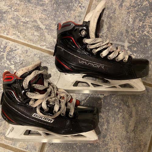 Senior Bauer vapor x900 Regular Width Size 5.5 Hockey Goalie Skates