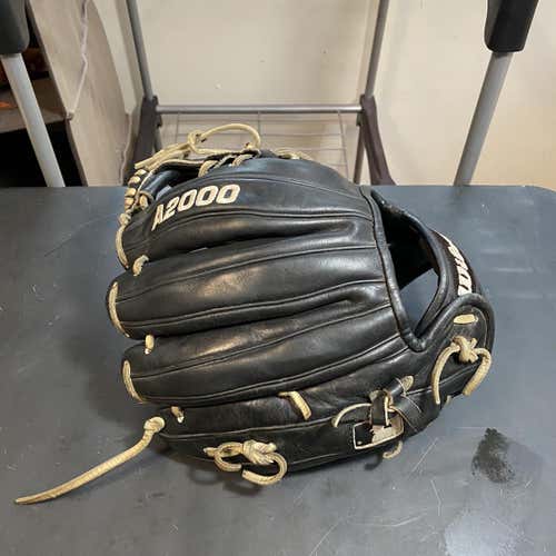 A2000 Infield Glove