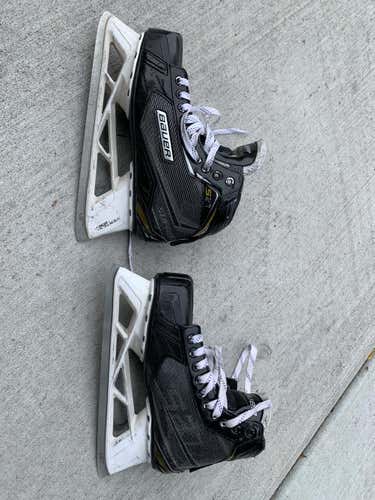Used Senior Bauer Supreme S27 Goalie Skates Regular Width Size 8.5