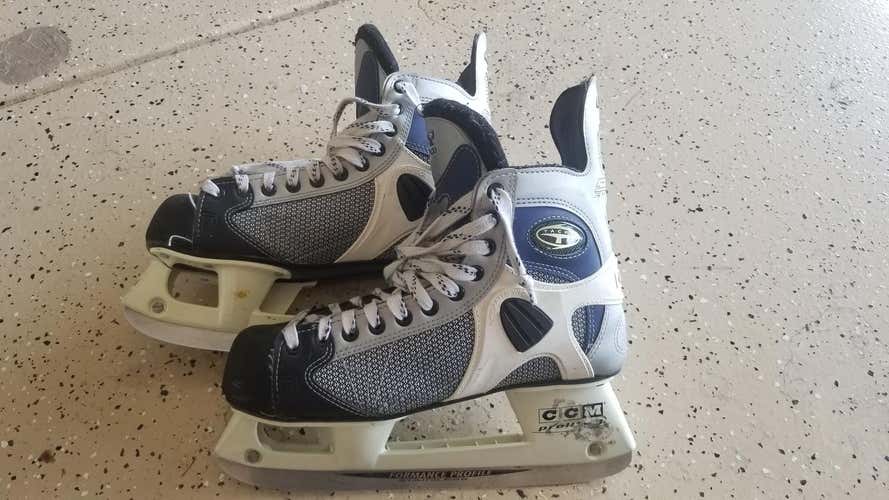 Used Senior CCM Tacks 452 Hockey Skates Regular Width Size 9