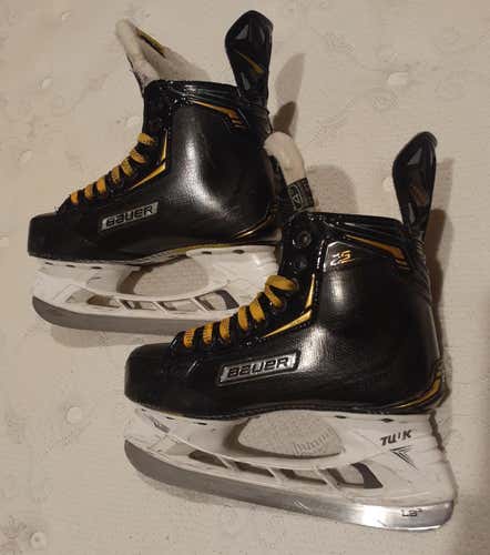 Used Bauer Supreme 2S Hockey Skates Size 4