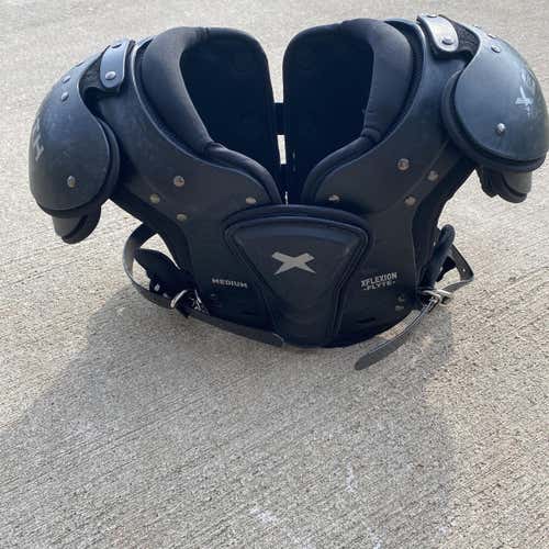 Used Medium Xenith Flyte Shoulder Pads