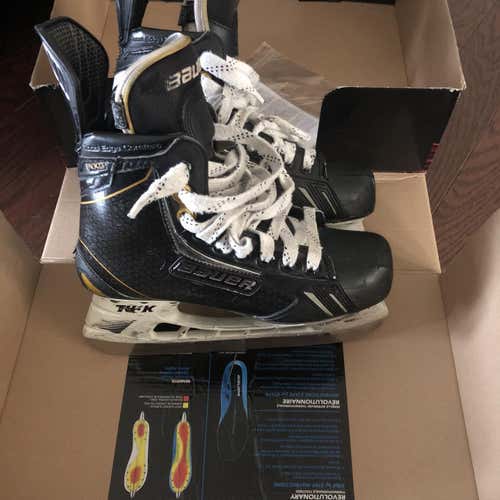 Junior Bauer Supreme TotalOne NXG Regular Width  Size 6 Hockey Skates