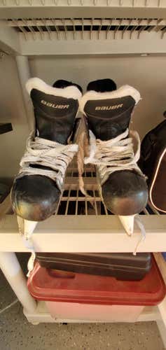 Used Senior Bauer Vapor X1.0 Hockey Skates Regular Width Size 6
