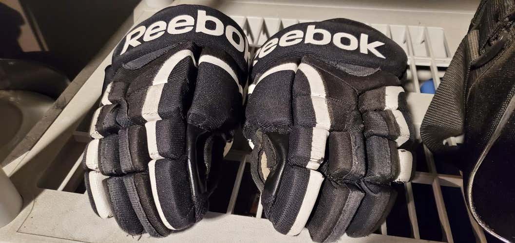 Black Used Junior Reebok 5K Gloves 11"