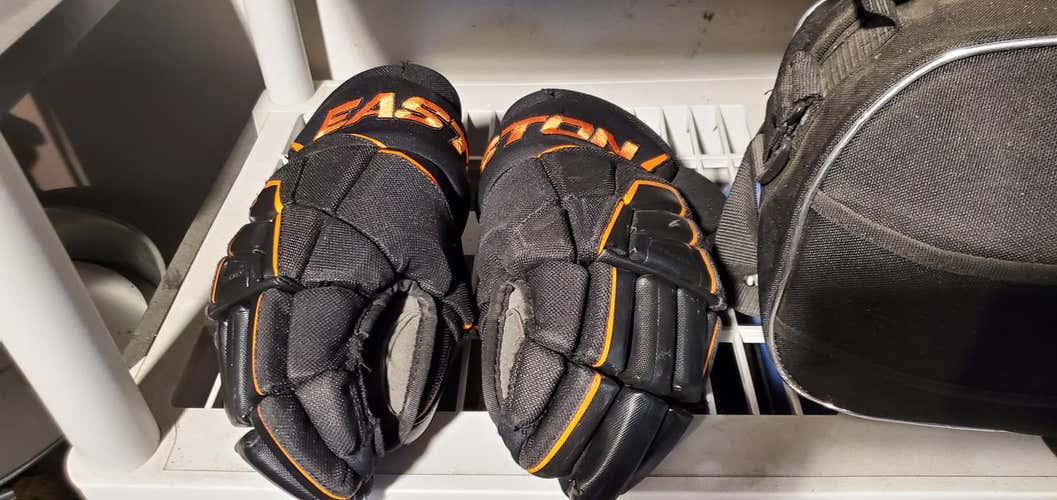 Black Used Senior Easton Synergy 650 Gloves 14"