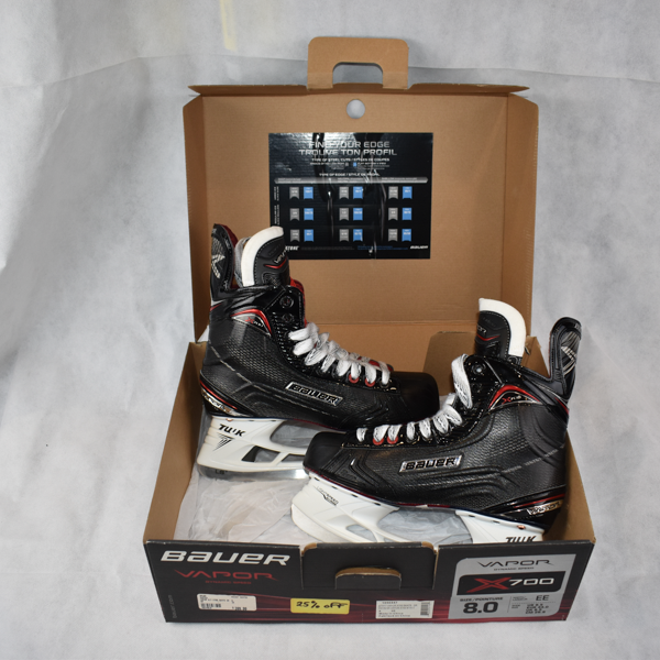 Senior New Bauer Vapor X700 Hockey Skates Wide Width Size 8EE