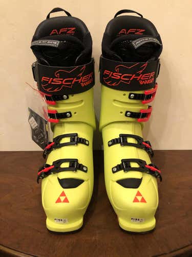 New Fischer RANGER 12 VACUUM Ski Boots 28.5 (365887)