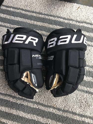 Black Senior Bauer Nexus N2900 13"  Gloves (USED ONCE)