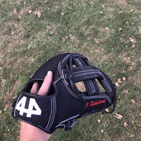 Black High School/College Infield Signiture Series 11.5" Baseball Glove