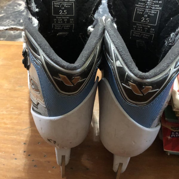 Junior CCM Vector 4.0 Regular Width Size 2.5 Hockey Goalie Skates