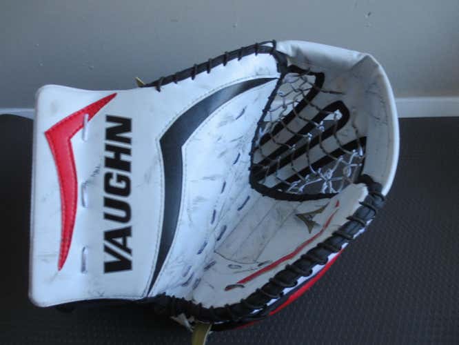 White/Black/Red | Used Senior Vaughn Regular | Velocity V6 1100 Pro