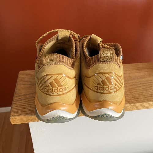Gold Men's Turf Cleats Low Cut