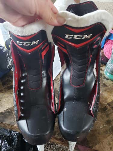 Used Junior CCM JetSpeed 270 Hockey Skates Extra Wide Width Size 5
