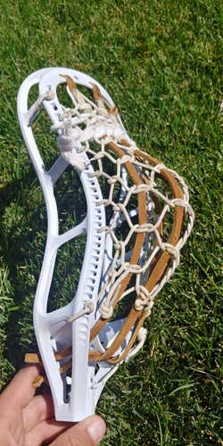 Used white traditionally strung string king mark 2v. GOOD CONDITION