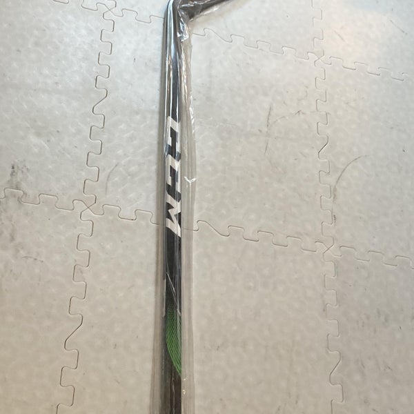 Senior Right Handed RibCor Trigger 4 PRO Mid Pattern Hockey Stick