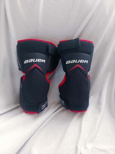 Like new!! Bauer x900 Jr knee guards