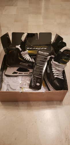 New Senior Bauer Supreme 2S Pro Hockey Skates Regular Width Size 8.5
