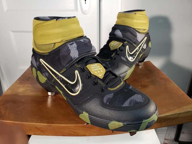 Nike Alpha Huarache Elite Mid LE Military Camo Cleats Men's Size 11.5