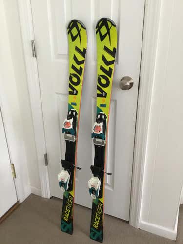 Used 2016 Volkl Racetiger SL Skis, 124cm, w/ Marker Race 8 bindings. $150 or best offer.