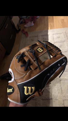 New Right Hand Throw A2000 11.75" Baseball Glove