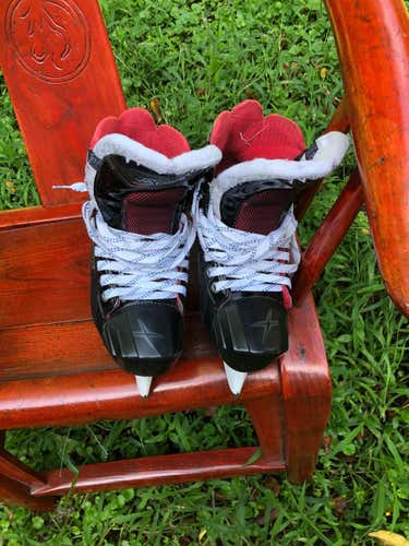 Used Junior Bauer Hockey Goalie Skates Regular Width Size 6