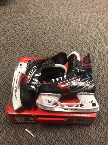 Senior CCM JetSpeed FT480 Regular Width Size 8 Hockey Skates