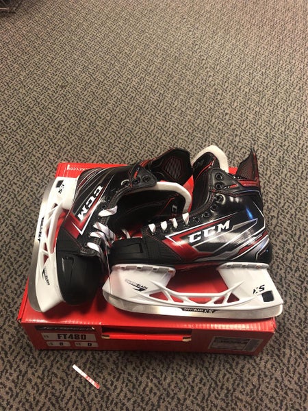 Senior CCM JetSpeed FT480 Regular Width  Size 8 Hockey Skates