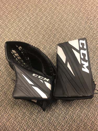 CCM Black Intermediate Regular E4.9 GLOVE AND BLOCKER