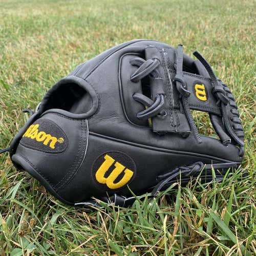 Barely Used Wilson A2000 DP15 11.5" Baseball Glove