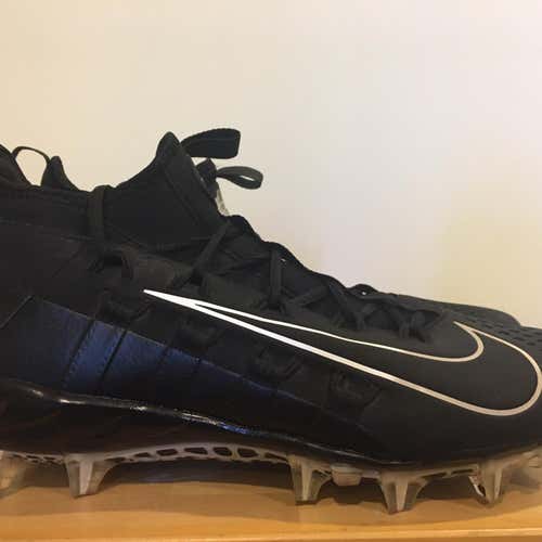 Black Men's Molded Cleats Nike Cleats