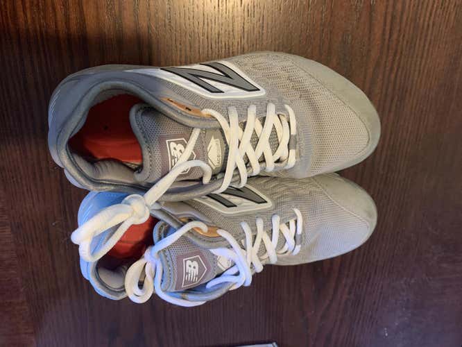 Gray Used Size 6.0 (Women's 7.0) Molded Cleats New Balance